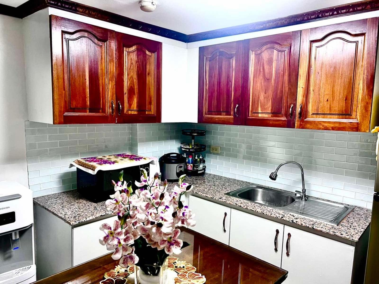Affordable 2 Bedroom 2 Ba W/ Skycable, Netflix, & Amazon Prime